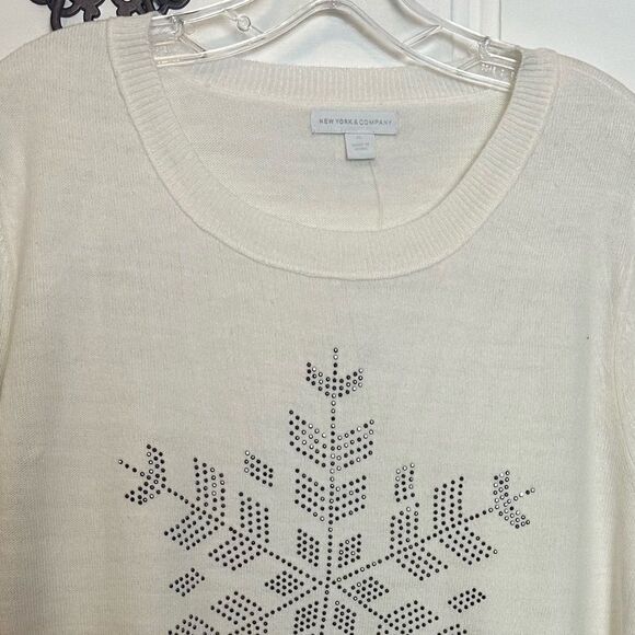 Lightweight Embellished‎ Sweater - Picture 10 of 14